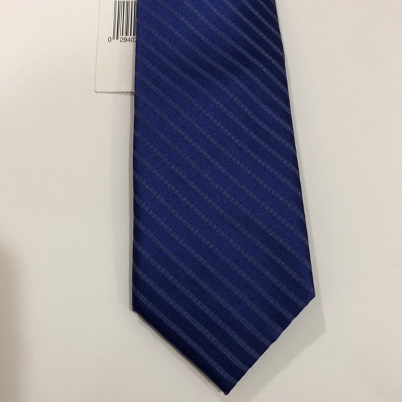 NWT CALVIN KLEIN MEN’s TIE “SLIM”. Indigo - Picture 2 of 3
